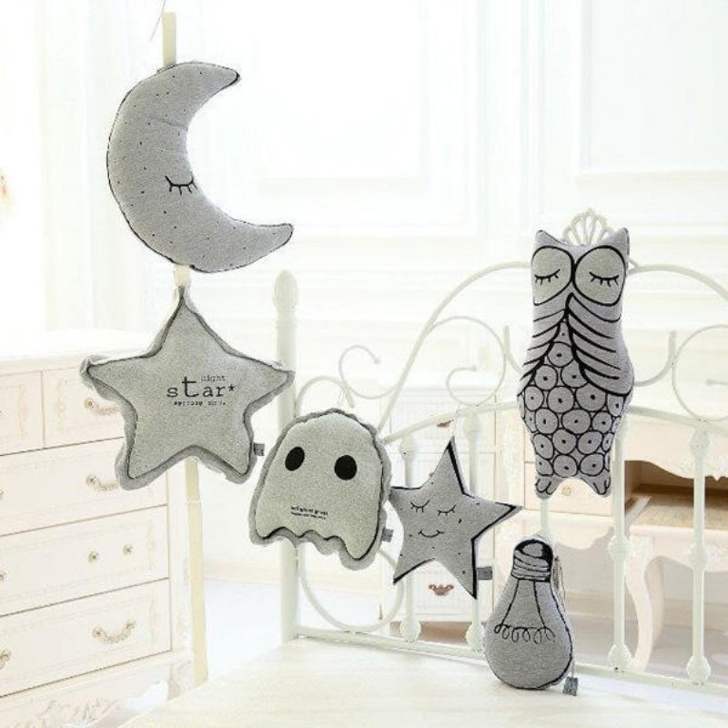 Creative Luminous Star Moon Ghost Glödlampa Plysch Slängkudde Noctilucence Kudde Presenter