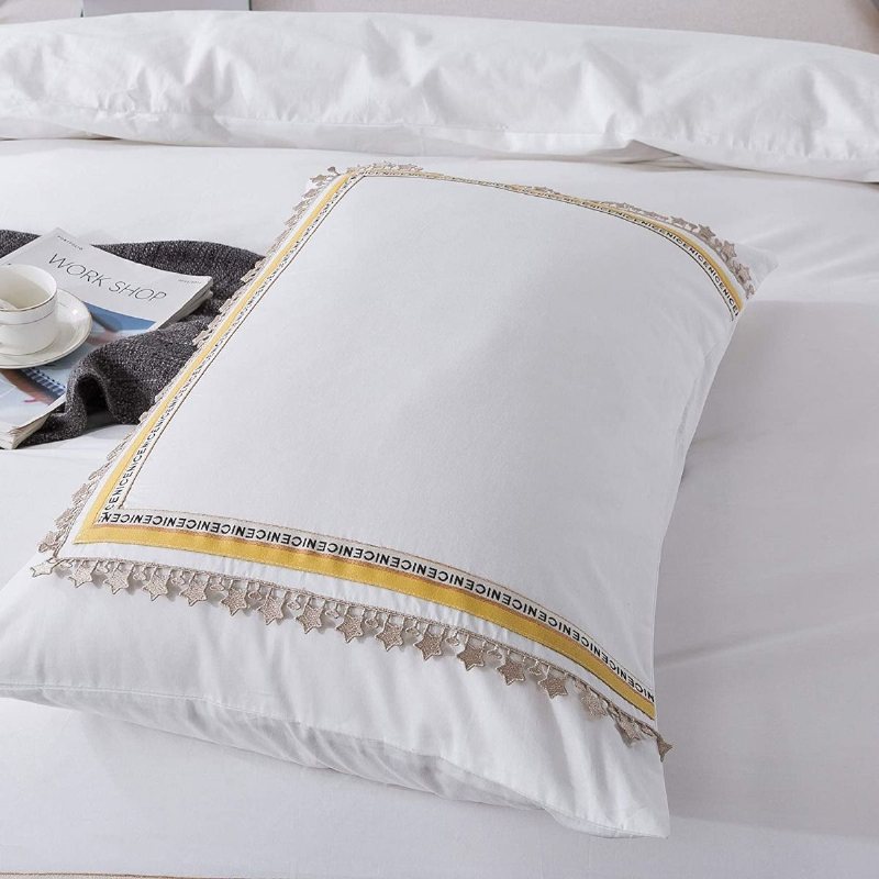 Lyxigt Vitt Bäddset 3st Royal Style Påslakanset Med Guld Och Tofsdesign