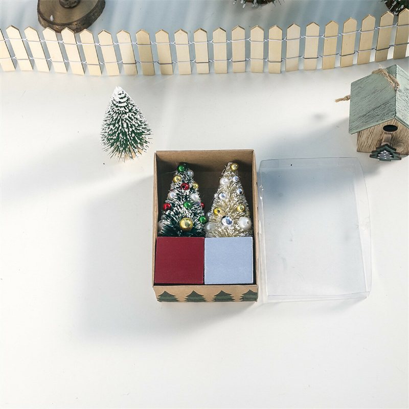 2st Mini Christmas Tree Mall Hemmakontorsdekorationer Trädprydnad Kreativa Presenter Trädhantverk Barnleksaker